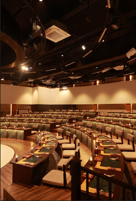 Review VietCharm Show: Trải nghiệm 90 phút trải nghiệm hành trình văn hoá nước Việt