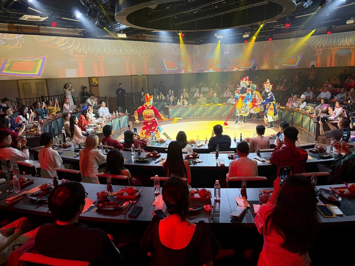 VietCharm Show: Khi di sản được kể lại bằng nghệ thuật, ẩm thực và cảm xúc